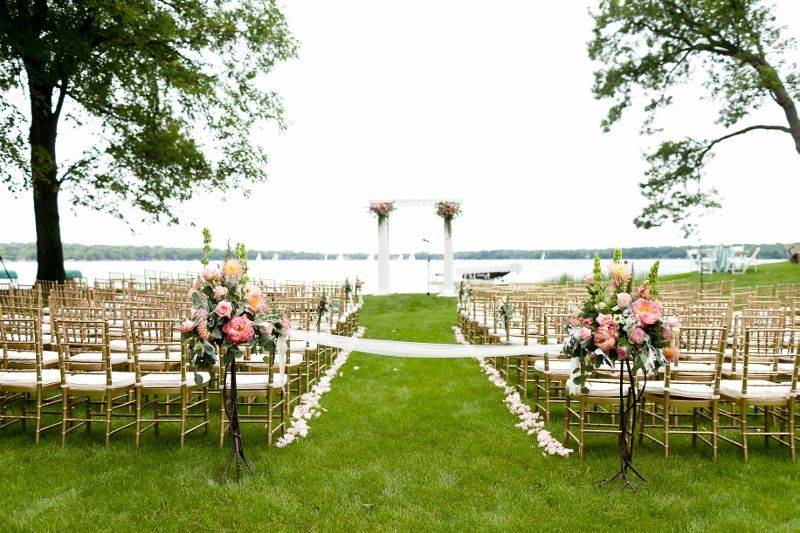 Gold Chiavaris Outdoor Ceremony. Betsy Wall Photography