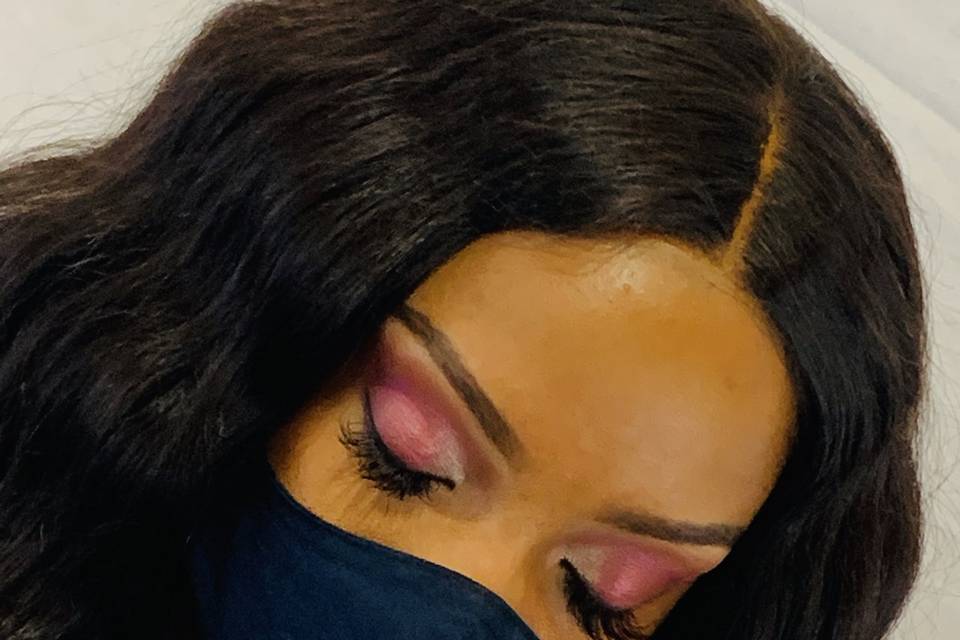 Simple pink and white makeup