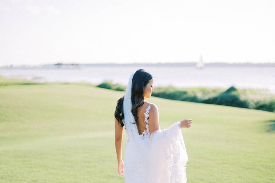 18th Fairway bride