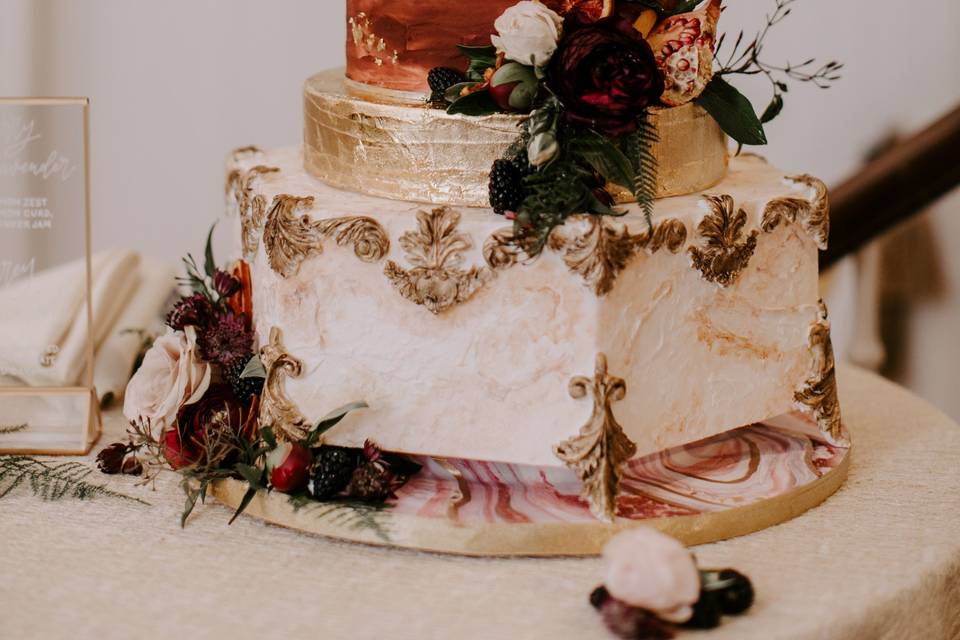 Modern Gatsby wedding cake
