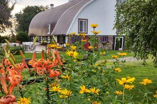 Rubies & Rust Wedding Barn