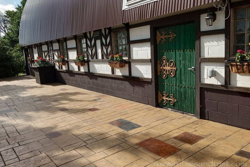 Side patio