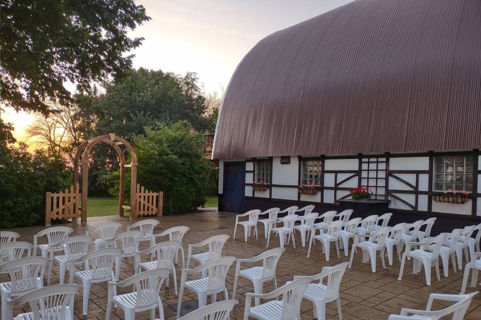 Dusk at Rubies & Rust Barn