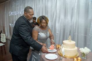 Cake cutting