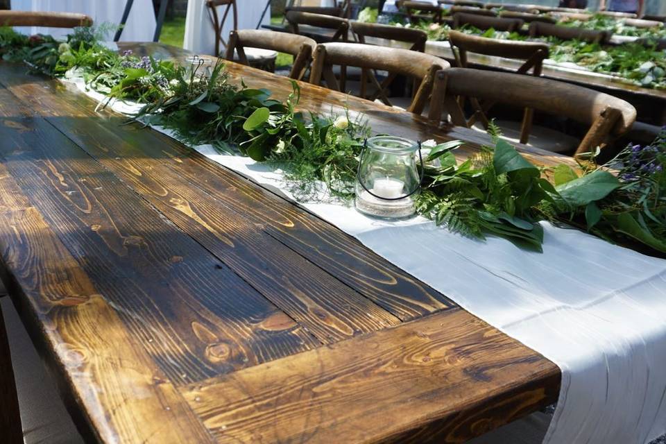 Banquet table