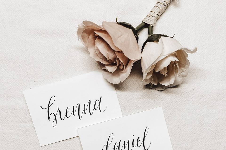 Simple escort cards