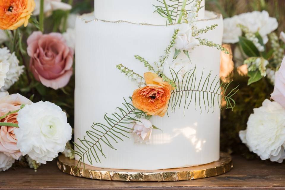 Floral wedding cake