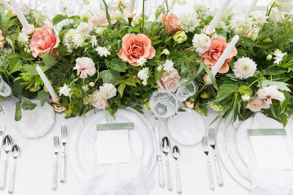 Romantic tablescape