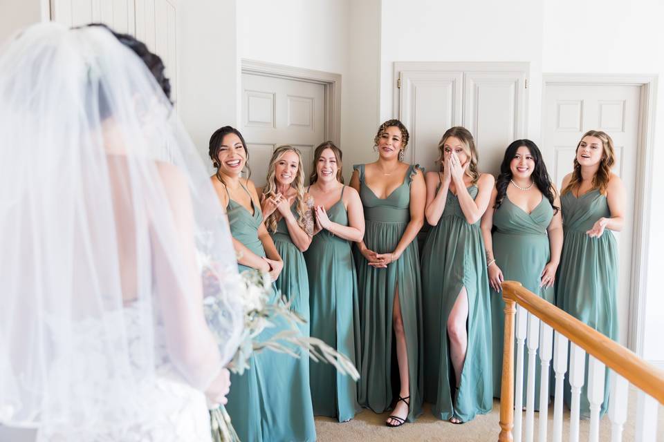 Bridesmaids' 1st look