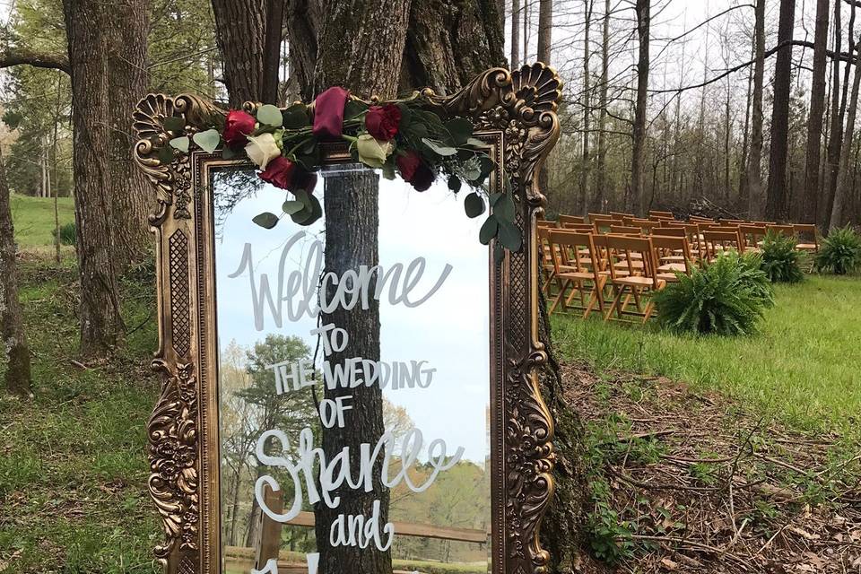 Mirror decor detail