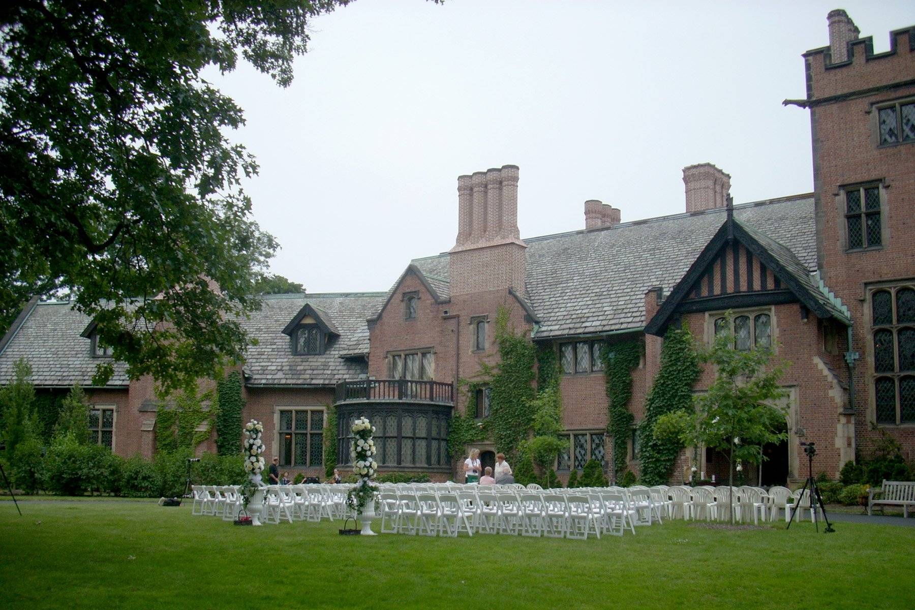 Stan Hywet Hall & Gardens Park & Outdoor Weddings Akron, OH