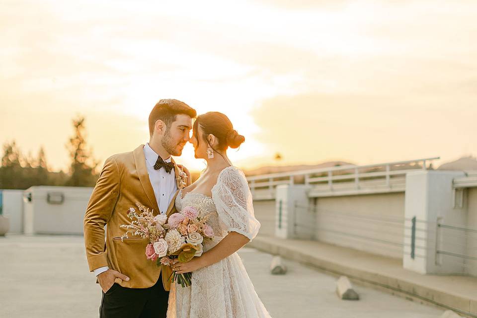 Kiss under the sunset