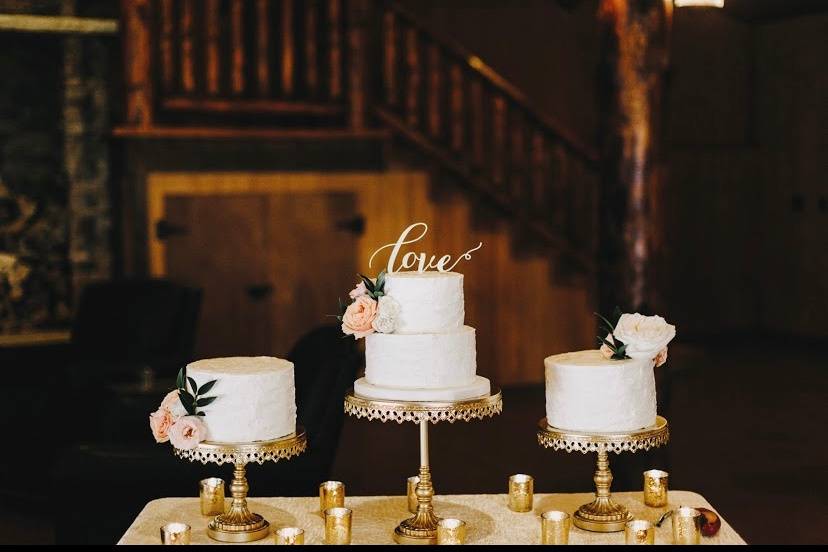 Love Wedding Cake