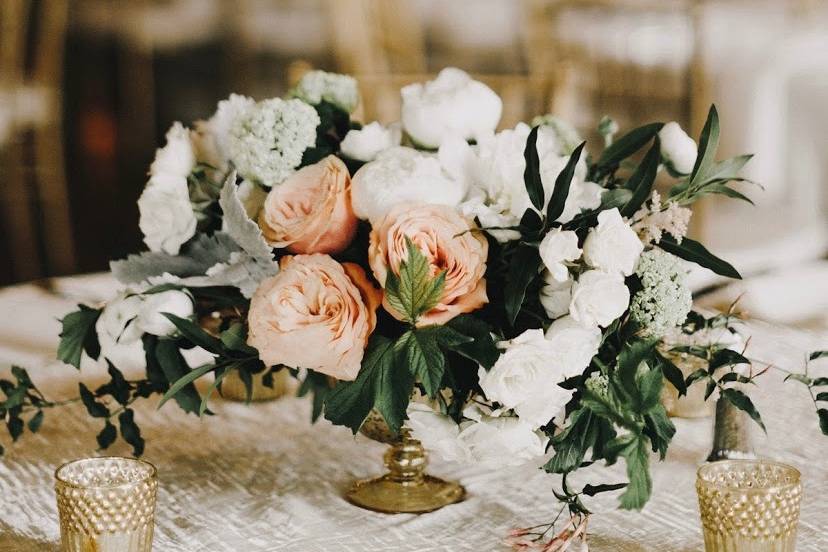 Centerpiece Pink & White