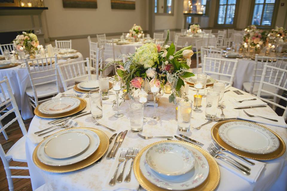 Gold table details