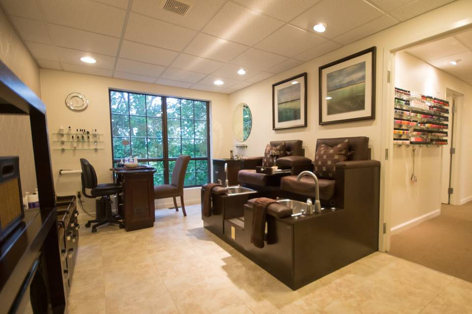 Relax and unwind before your wedding day in our Pedicure/Manicure room.