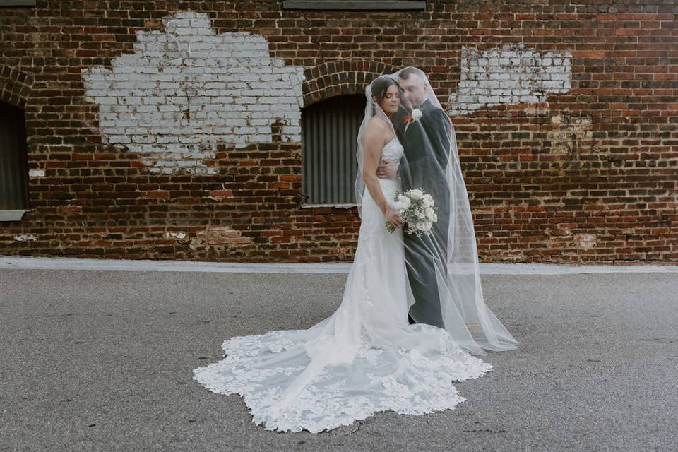 Couple in downtown knoxville