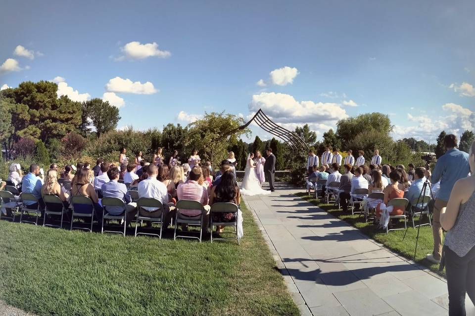 Outdoor coordination wedding