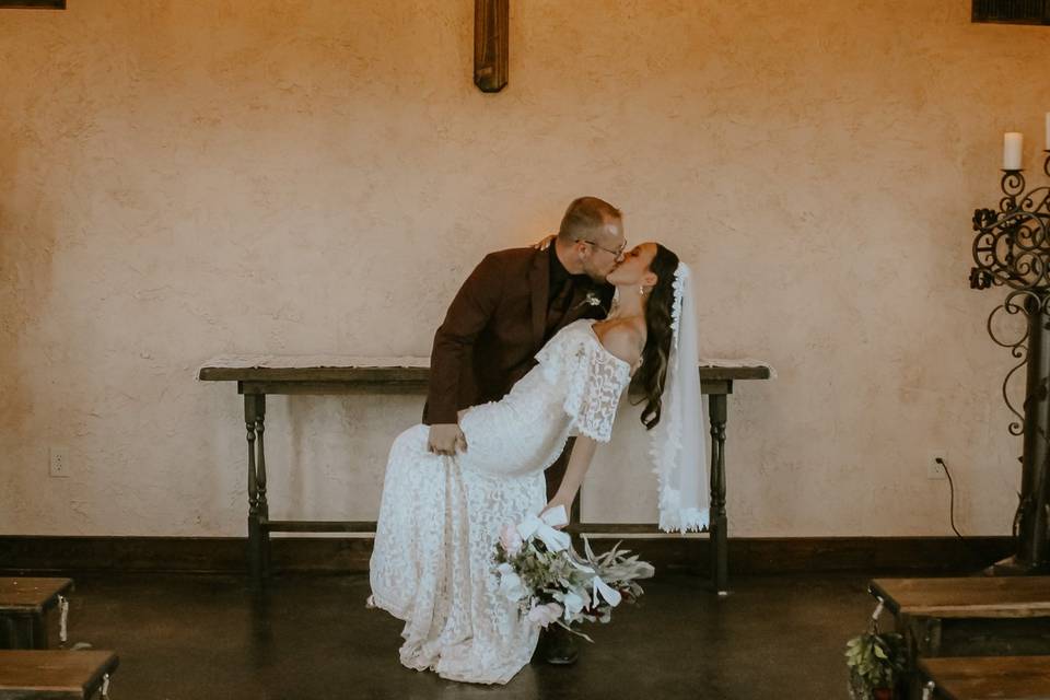 Ceremony kiss
