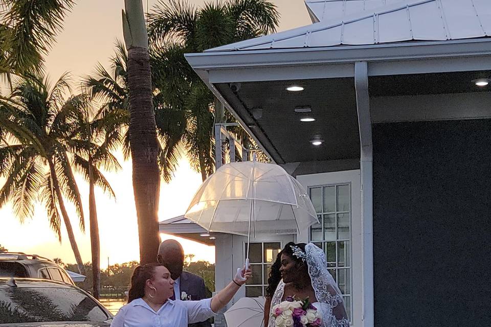 Keeping the bride dry