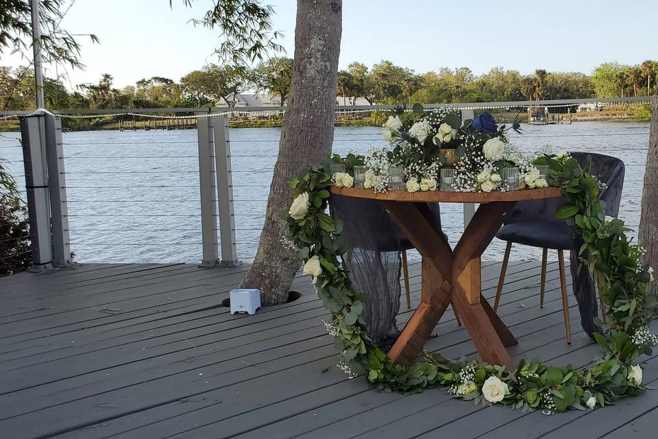 Wooden sweetheart table