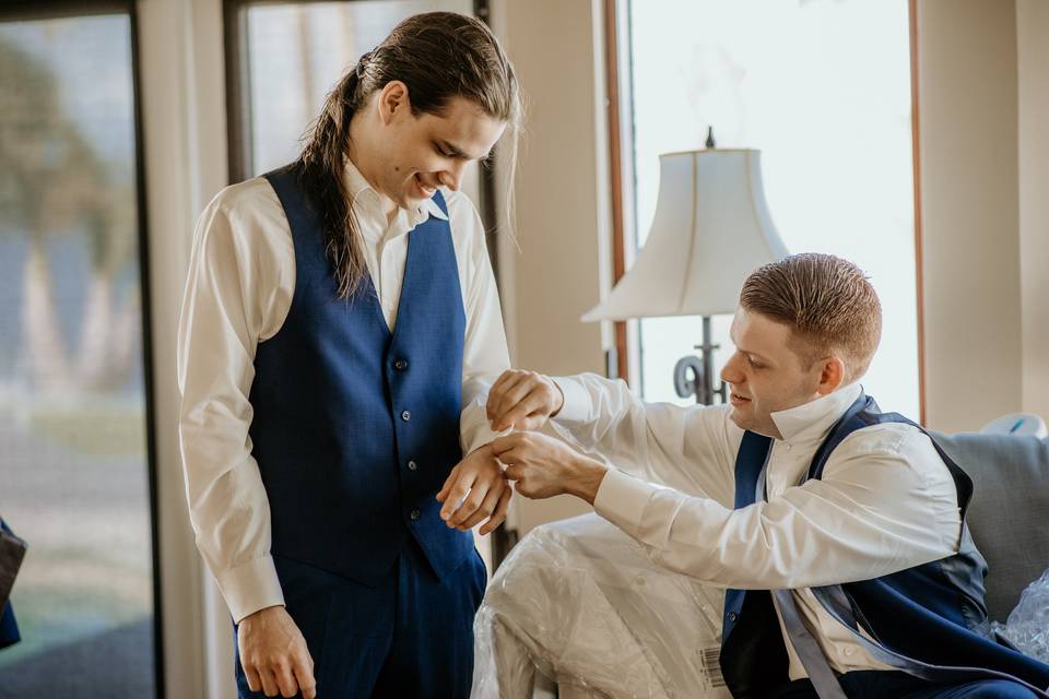 Groom's Help