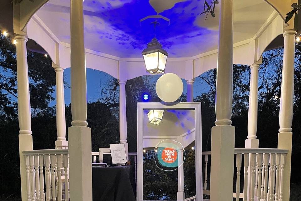 The Photeaux Booth