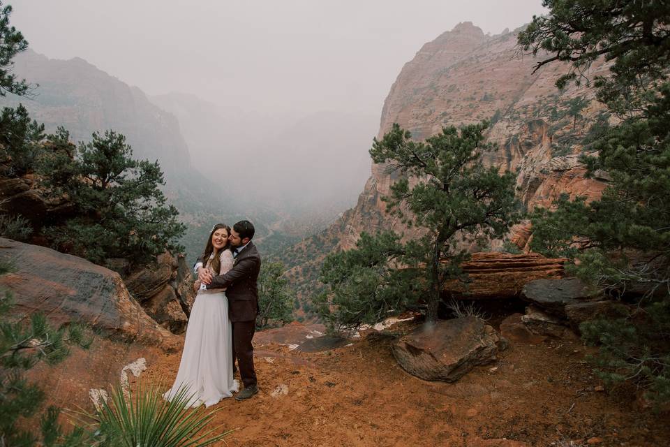 Newlyweds at Canyon Overlook