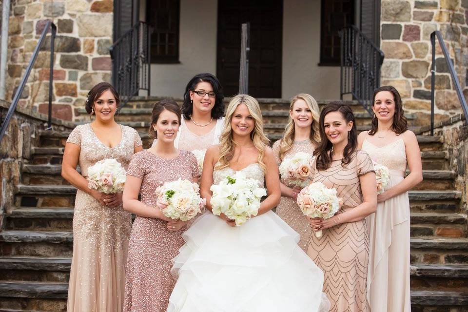 Group photo with the bridesmaids