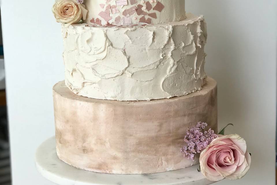 Textured icing and mauve shades
