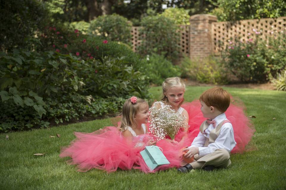 Junior bridal attendants