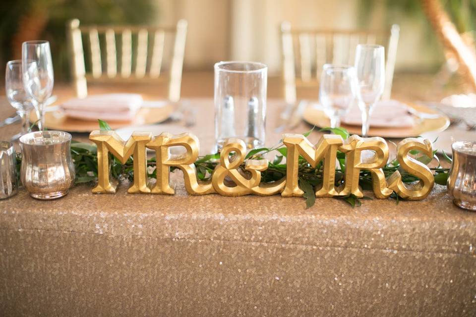 Mr & mrs wedding decoration