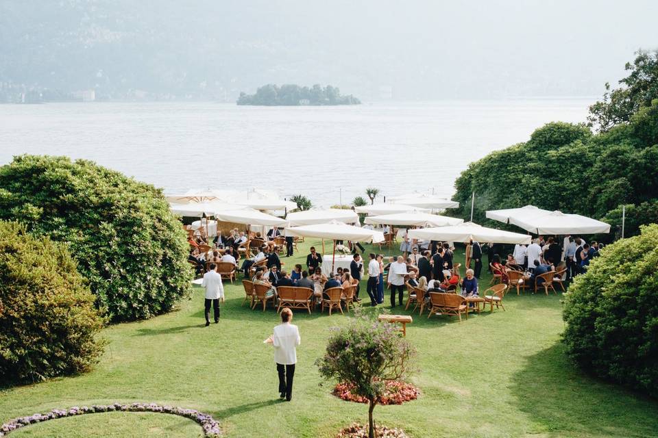 Aperitivo by the lake