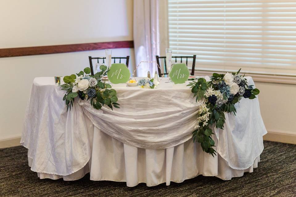 Sweetheart table