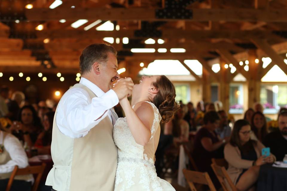 Father_daughter dance in pavil