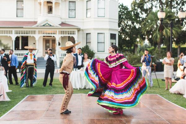 C+A's Romantic Spanish Wedding at Camarillo Ranch House