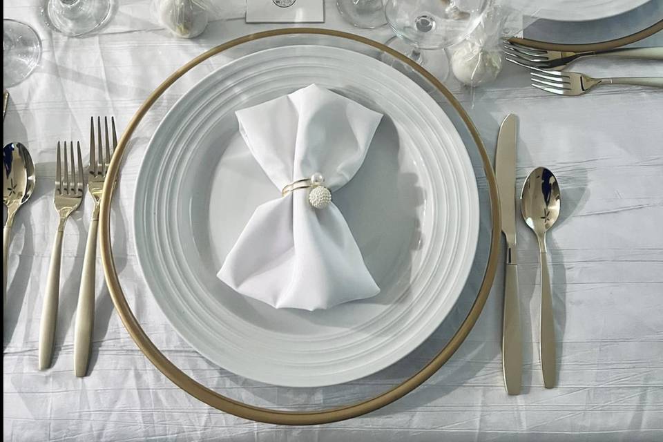 Arrangements in gold and white