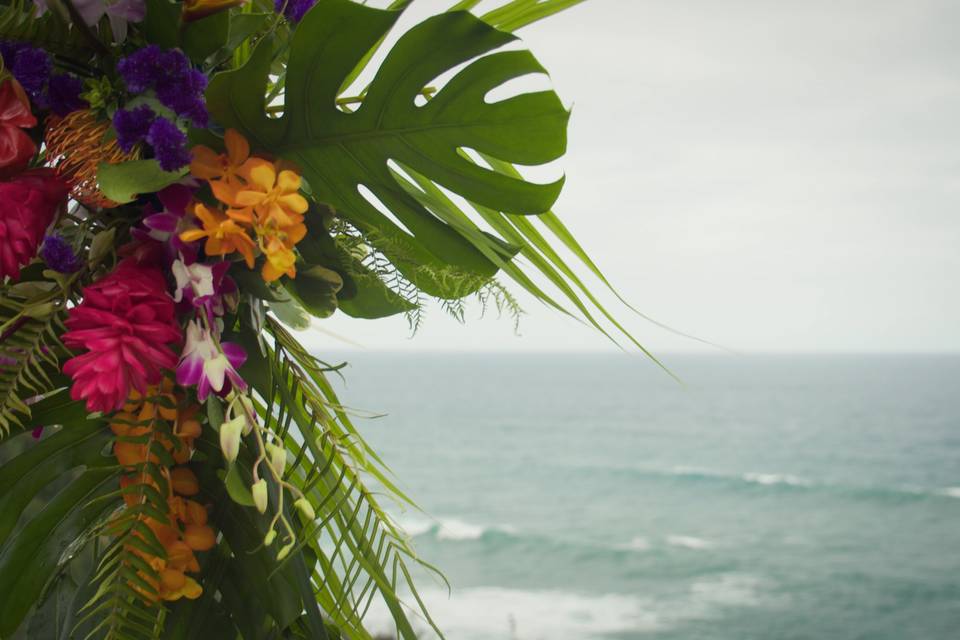 Hawaii Wedding Still Decor
