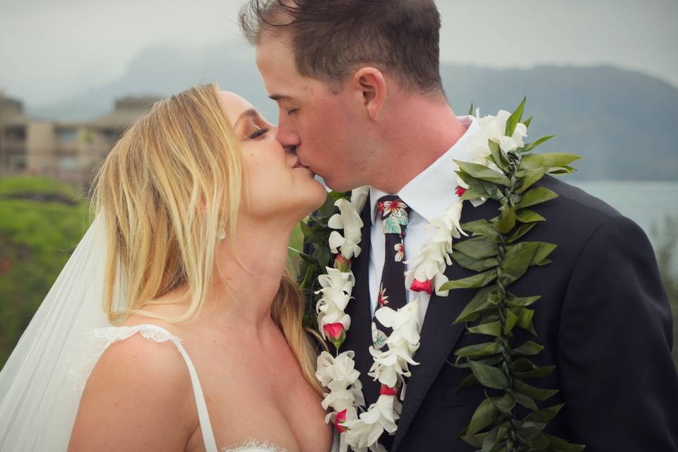 Hawaii Wedding Still Kiss