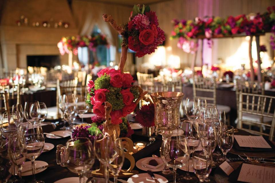 Table setting with flower centerpiece