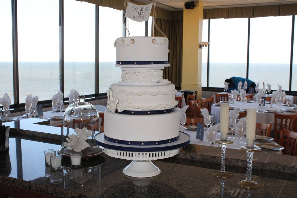 Round wedding cake