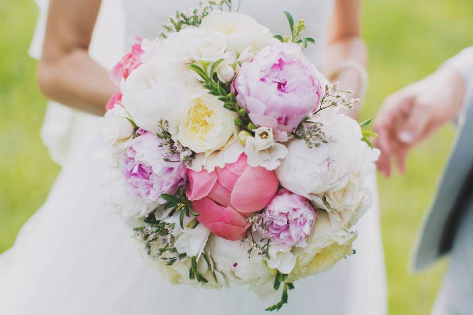 Bride holding her bouquet