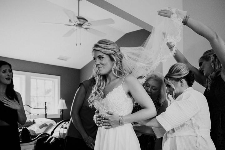 Kristyn Miller Weddings - bridal grins