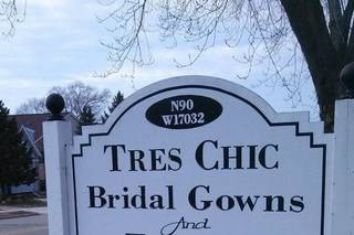 Tres Chic Bridal