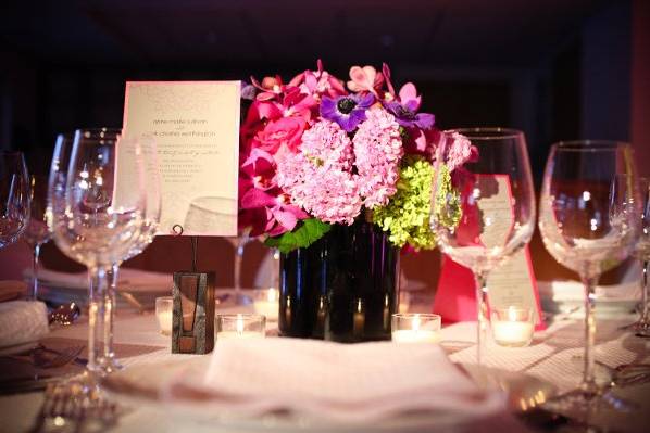 Center piece pin spotting for a wedding by MDM Entertainment.