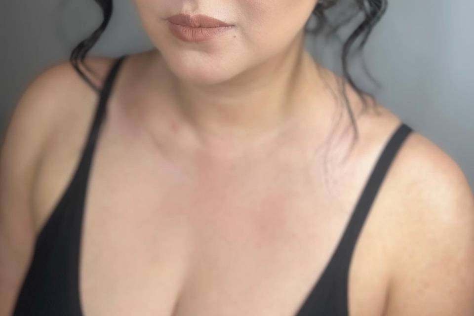 Nude makeup