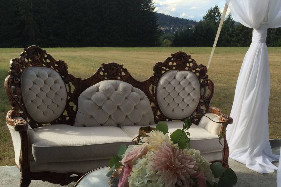 Private estate glamorous wedding featuring lush cafe au lait dahlias, hydrangea and roses.