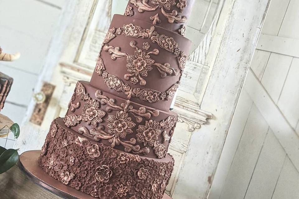 Chocolate and bronze cake