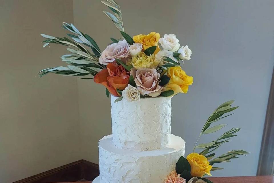 Textured buttercream cake