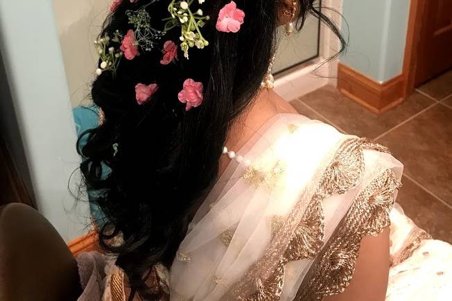 Sangeet - flower hairstyle,va